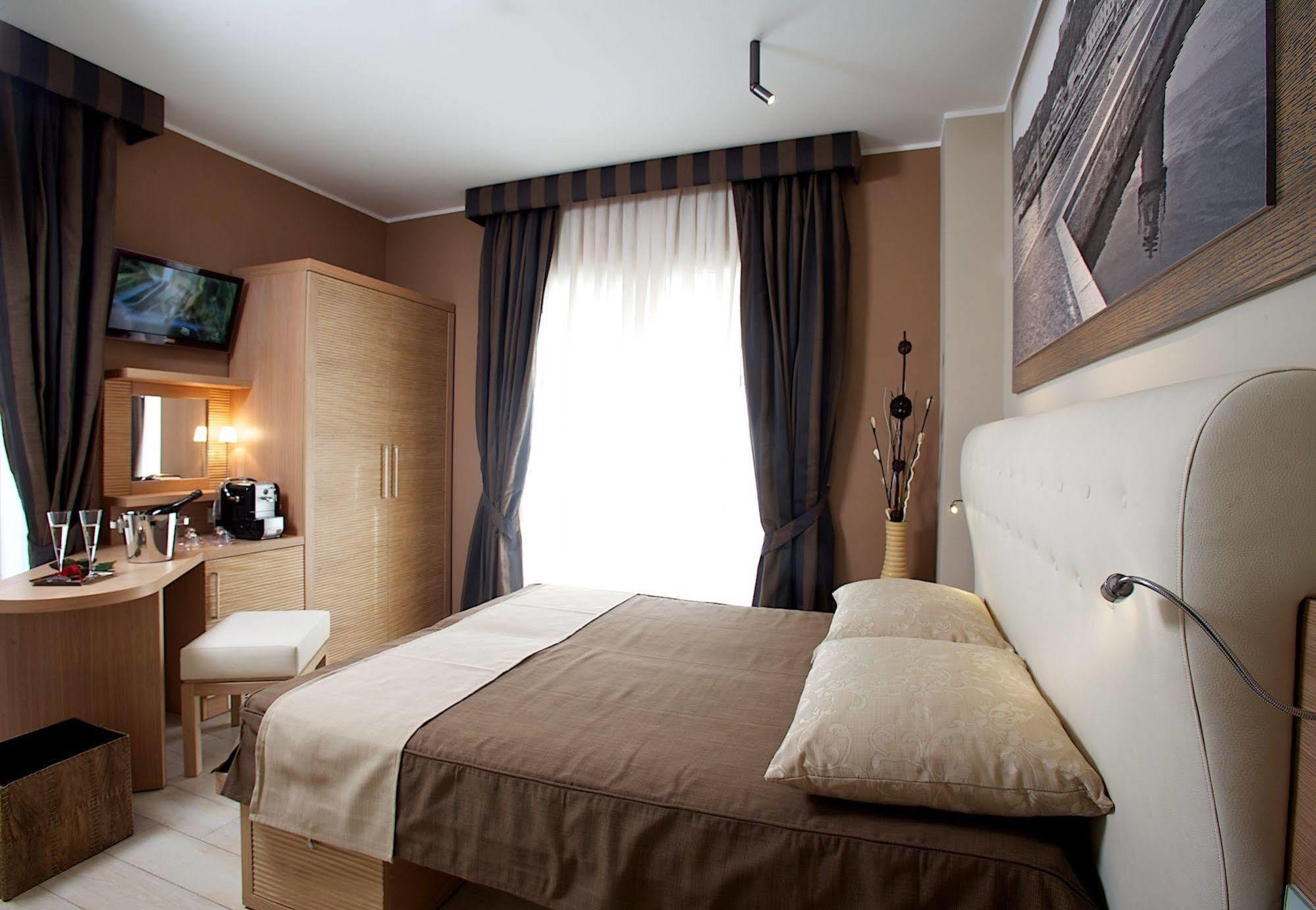 Hotel C'era Volta 2*